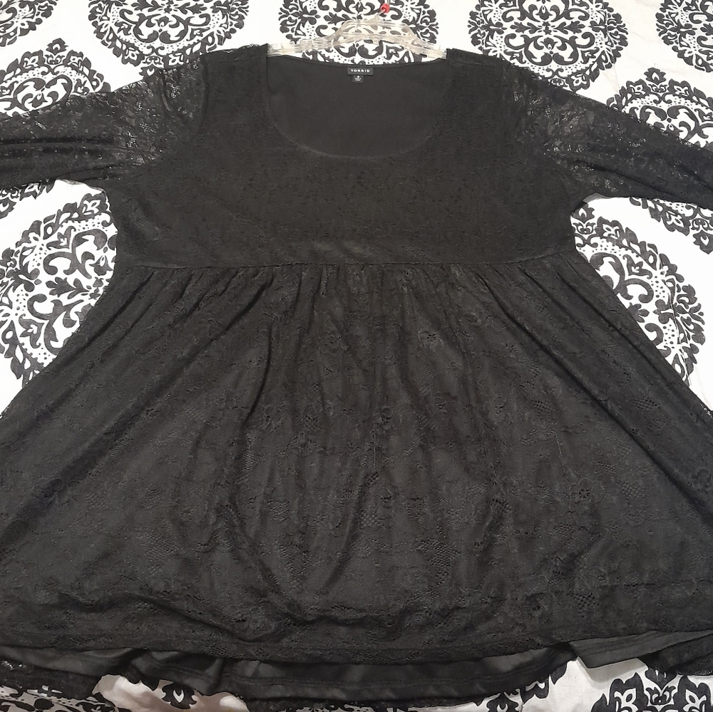 Torrid size 3 black lace long sleeved top